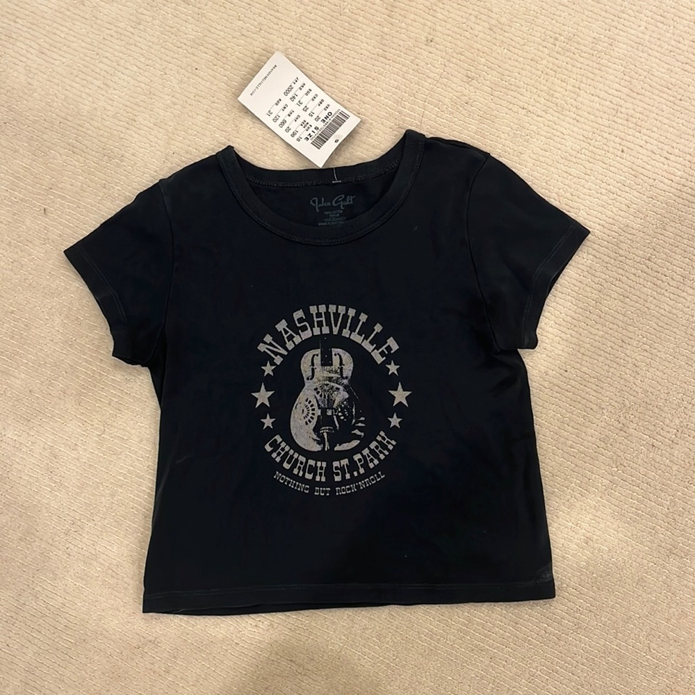 brandy melville baby tee💙